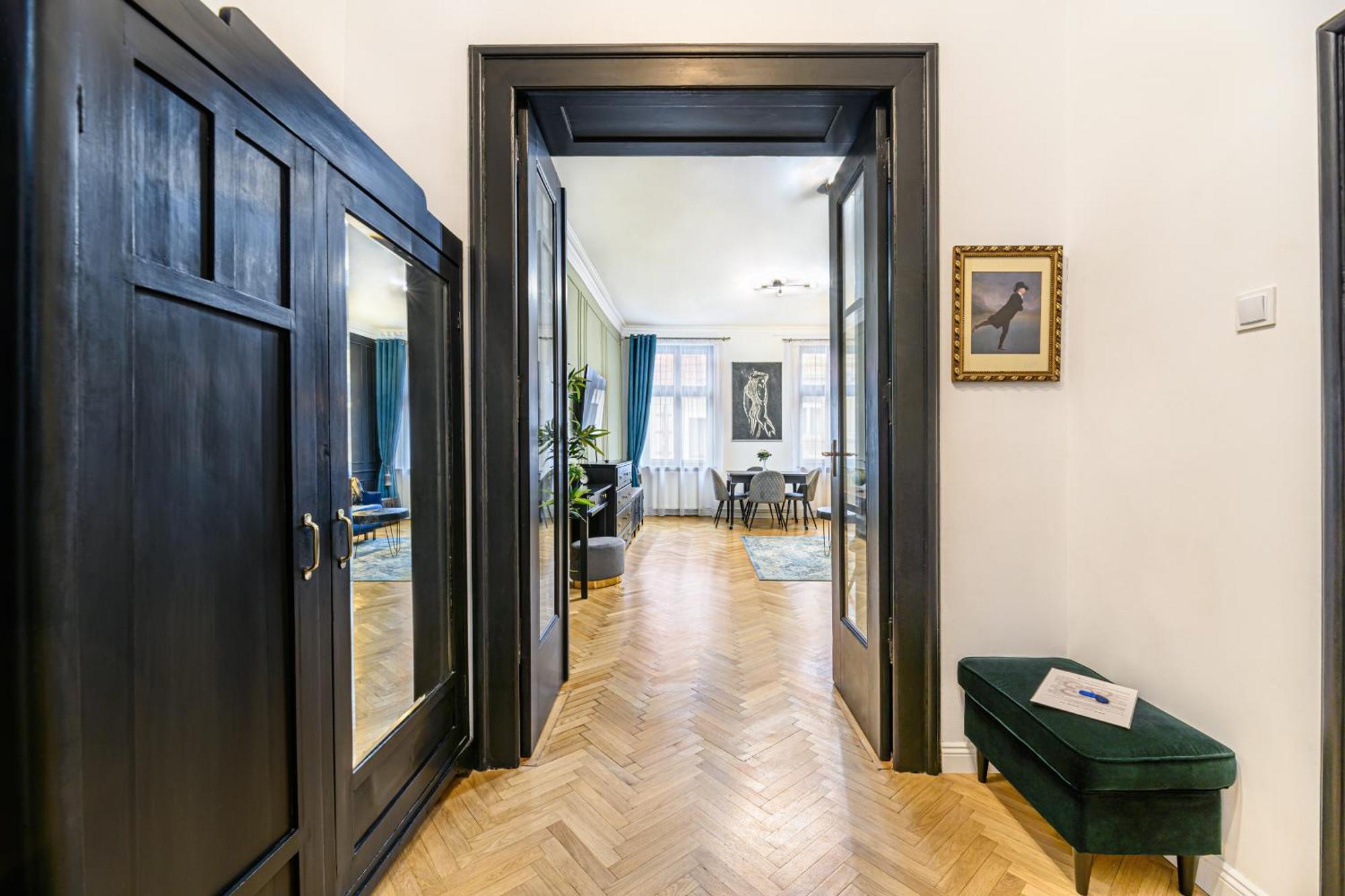 Colins Place Брашов Екстериор снимка