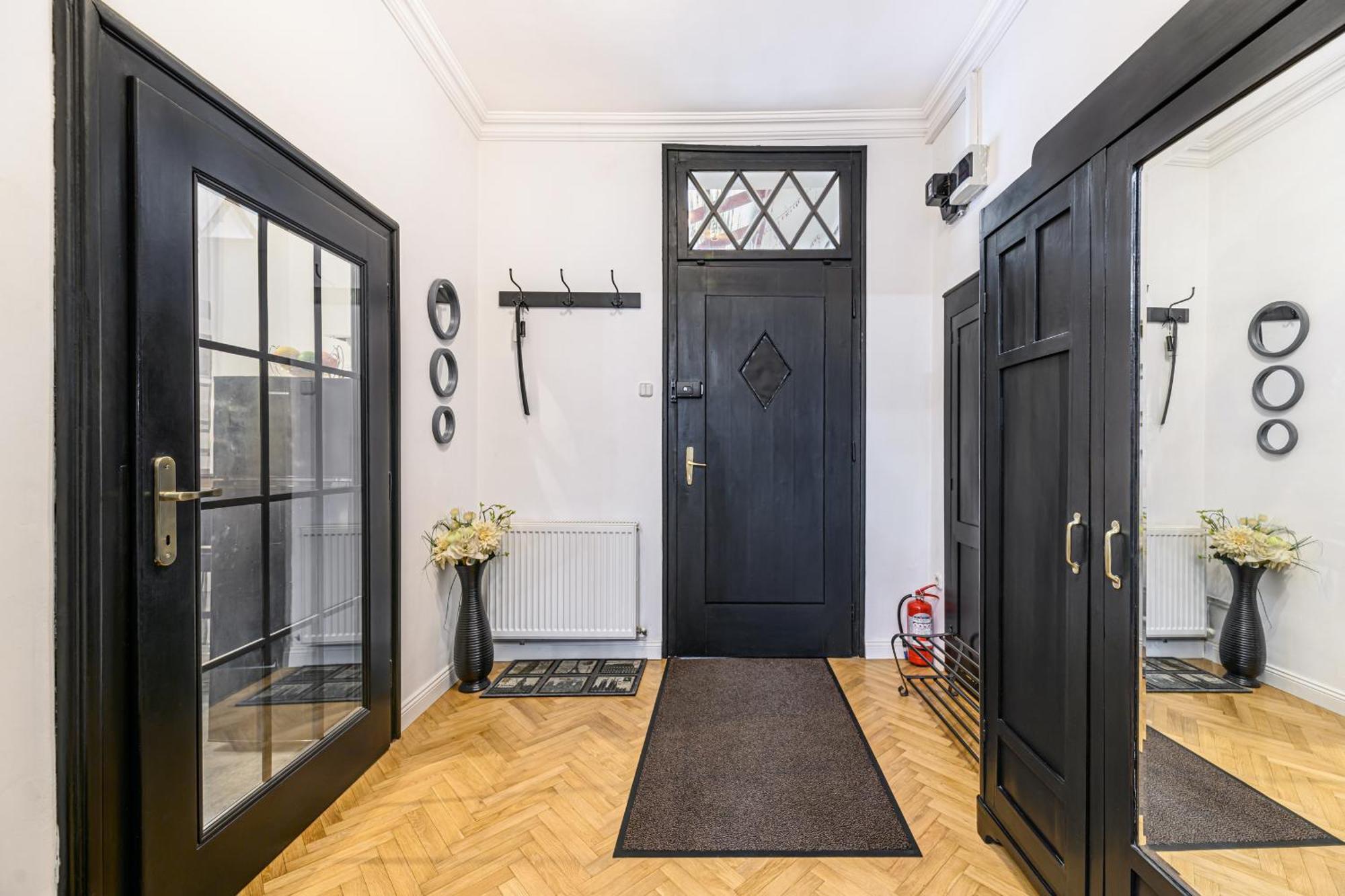 Colins Place Брашов Екстериор снимка